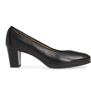 Ophelia Black