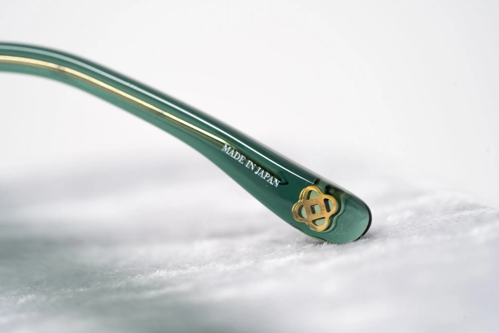 Oscar De La Renta Eyeglasses Oval Green and Clear
