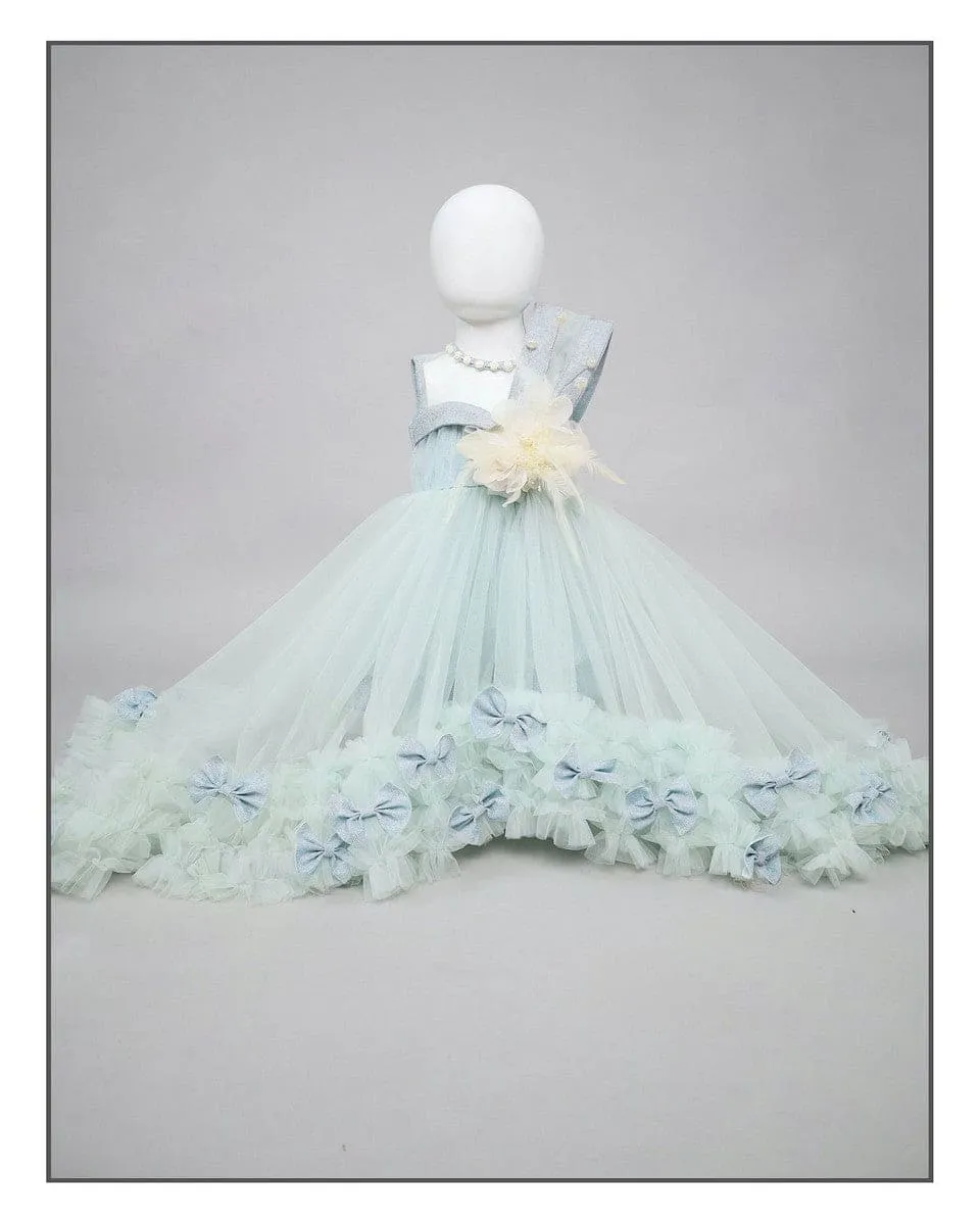 Pre Order: Snowy Frills