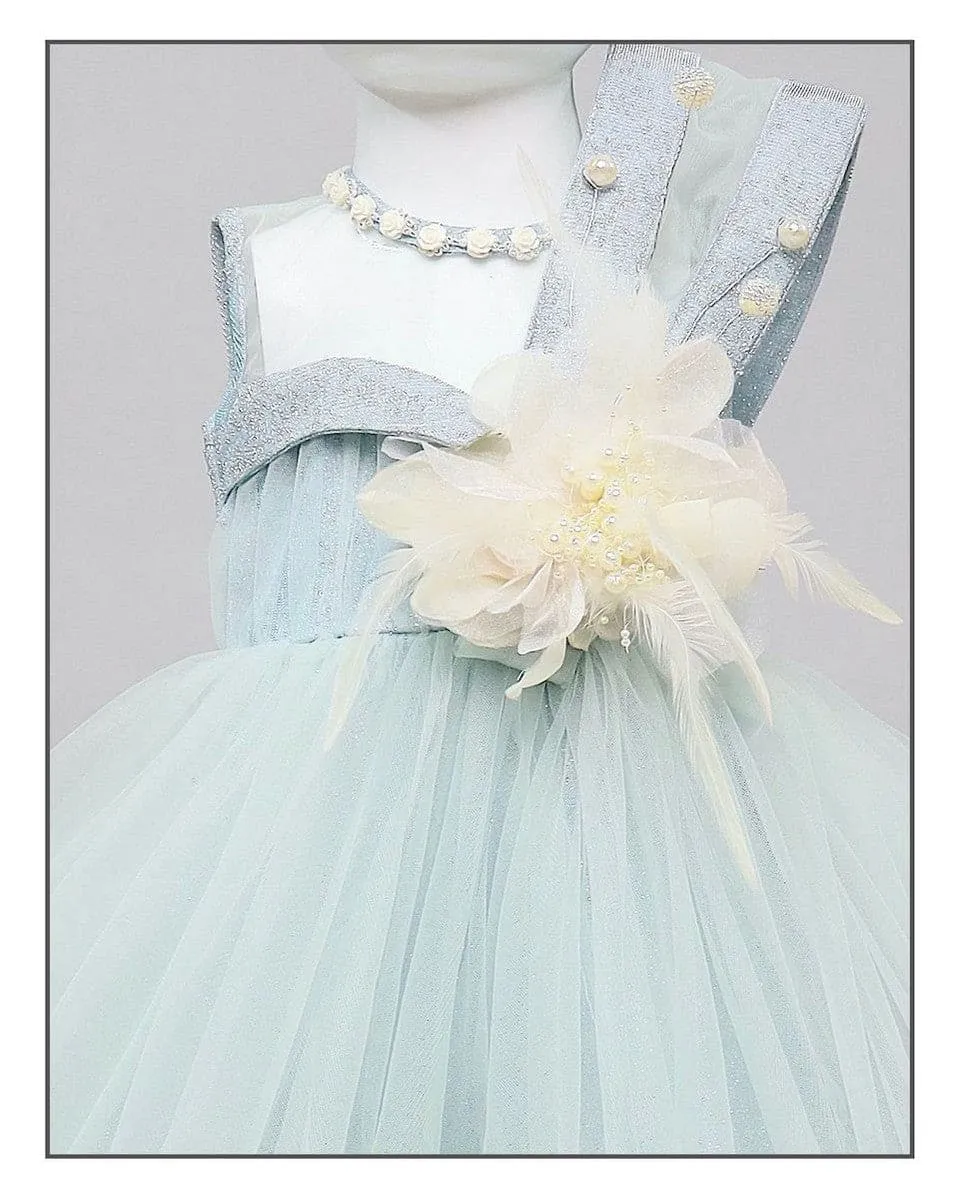Pre Order: Snowy Frills