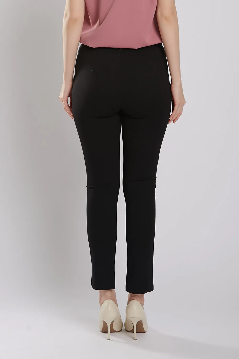 Rasha Ultra-stretch Pants in Black