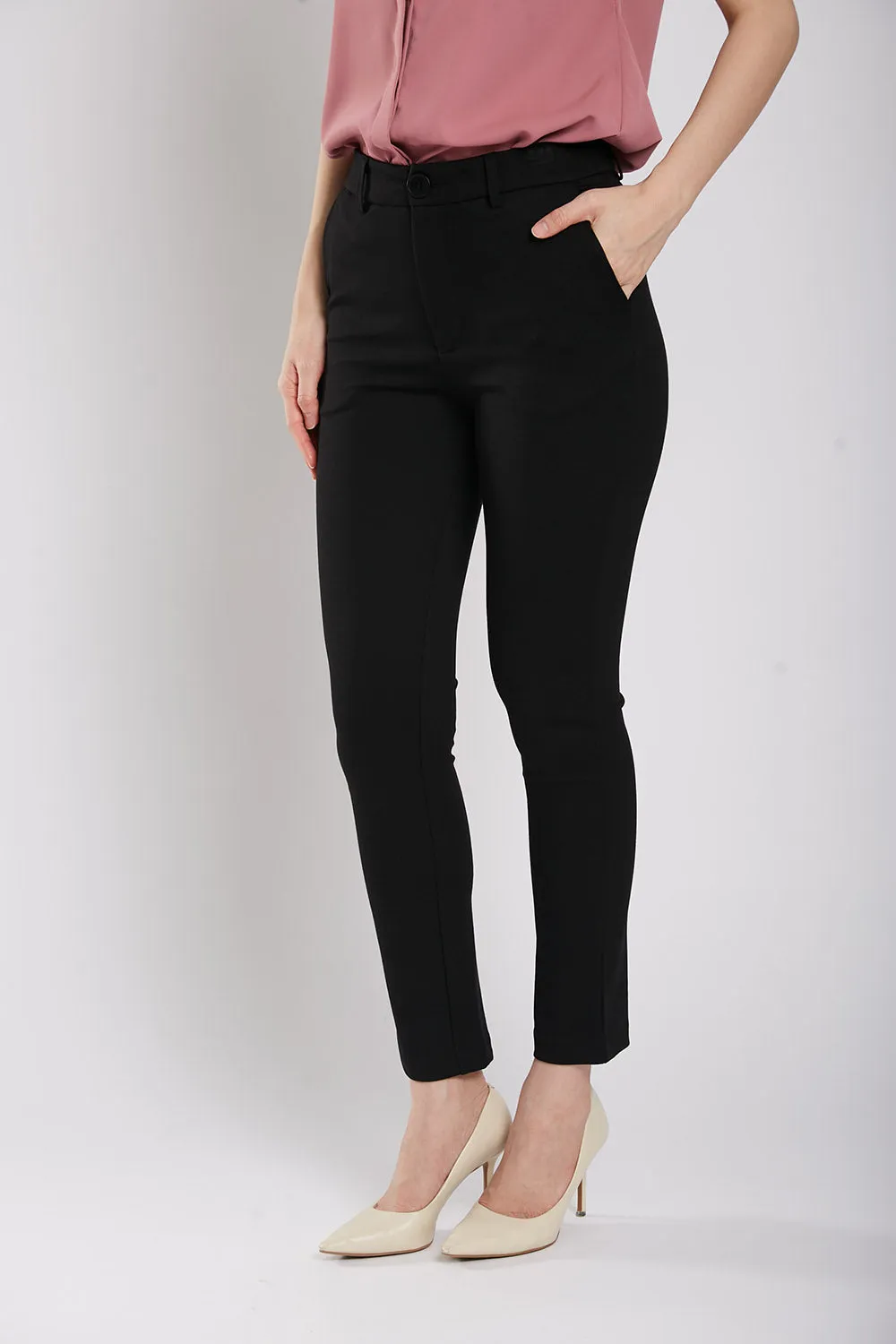 Rasha Ultra-stretch Pants in Black