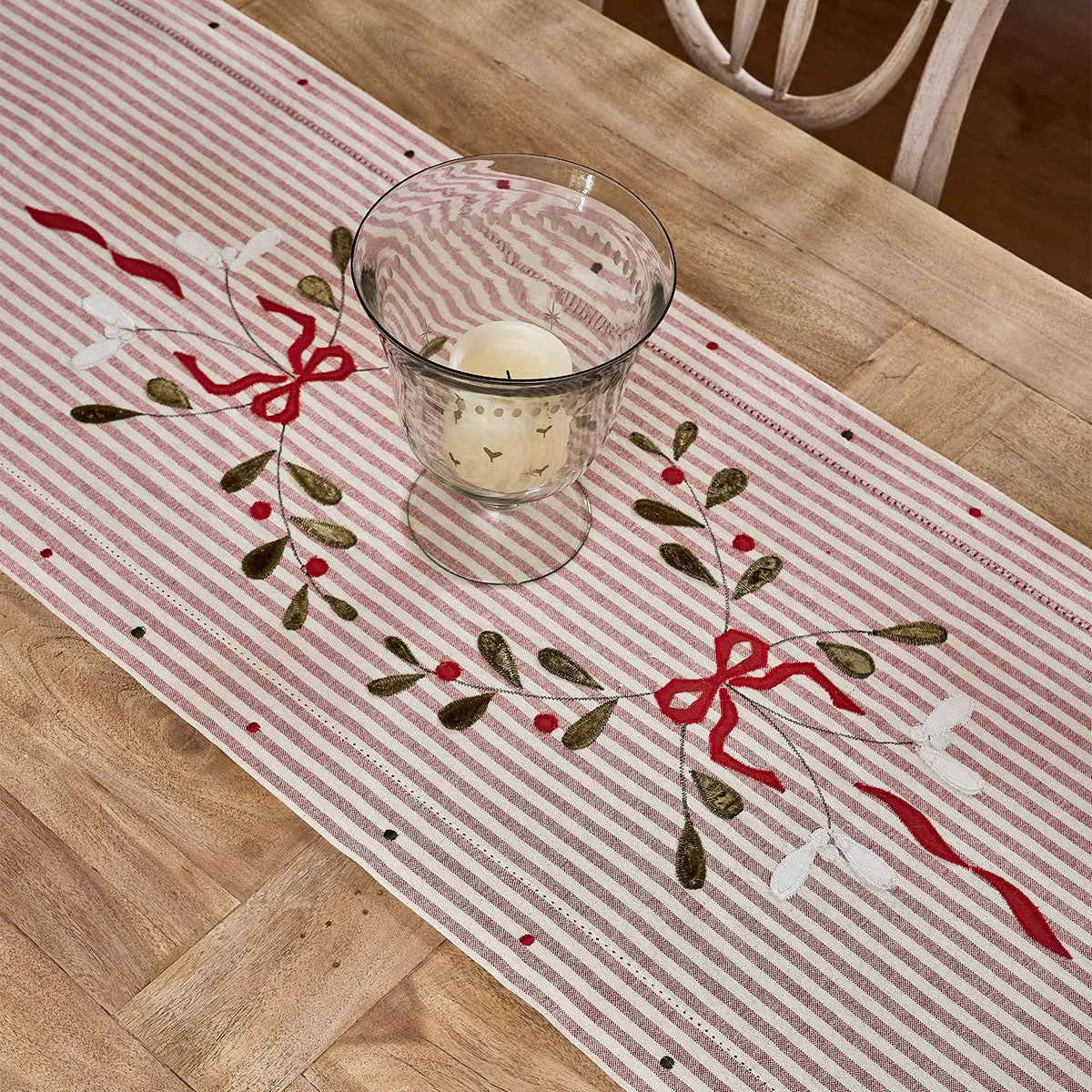 Red Stripe Ribbon &amp; Mistletoe Christmas Centrepiece