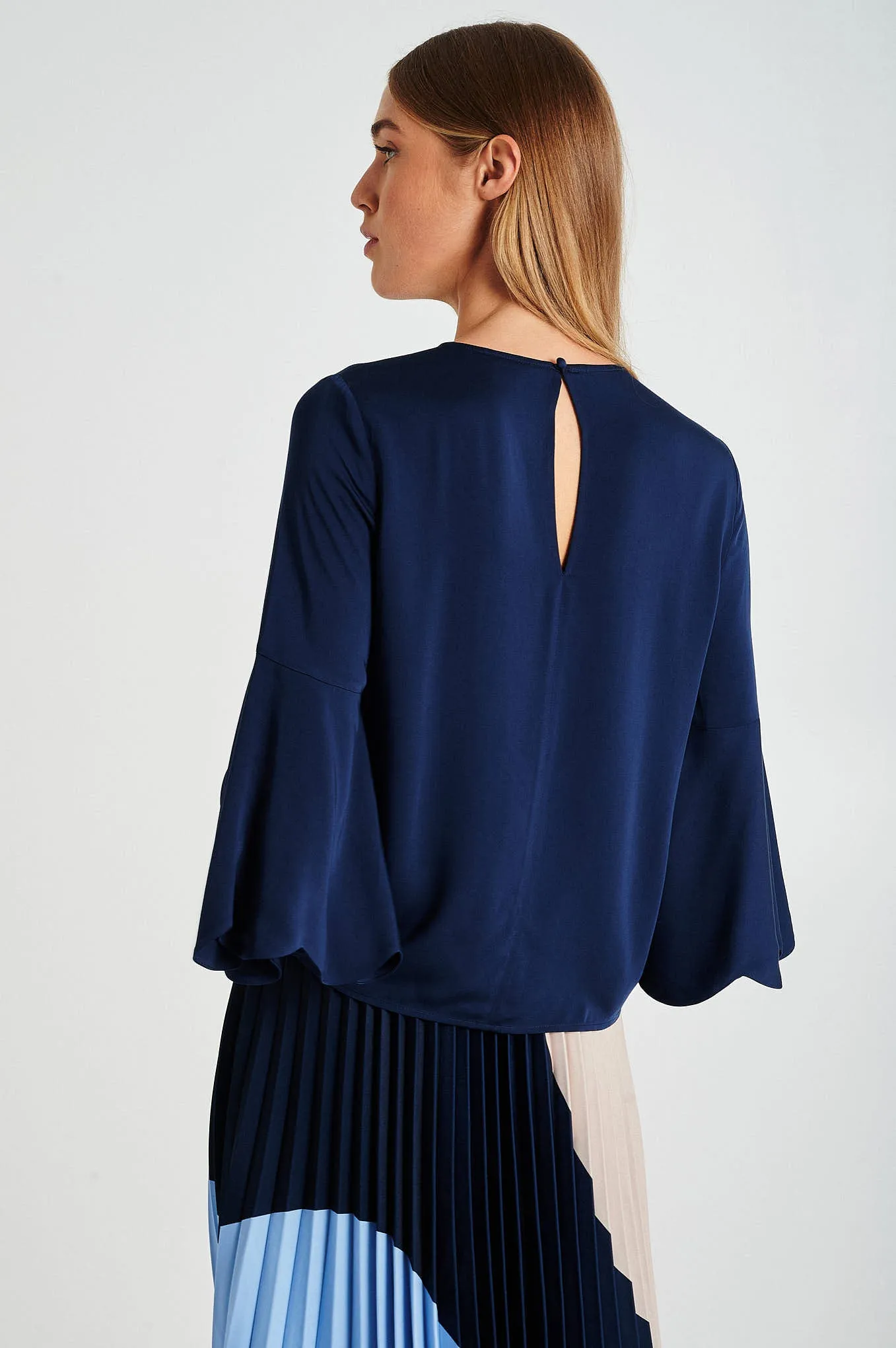 Respekt Viscose Blouse with scalopped details