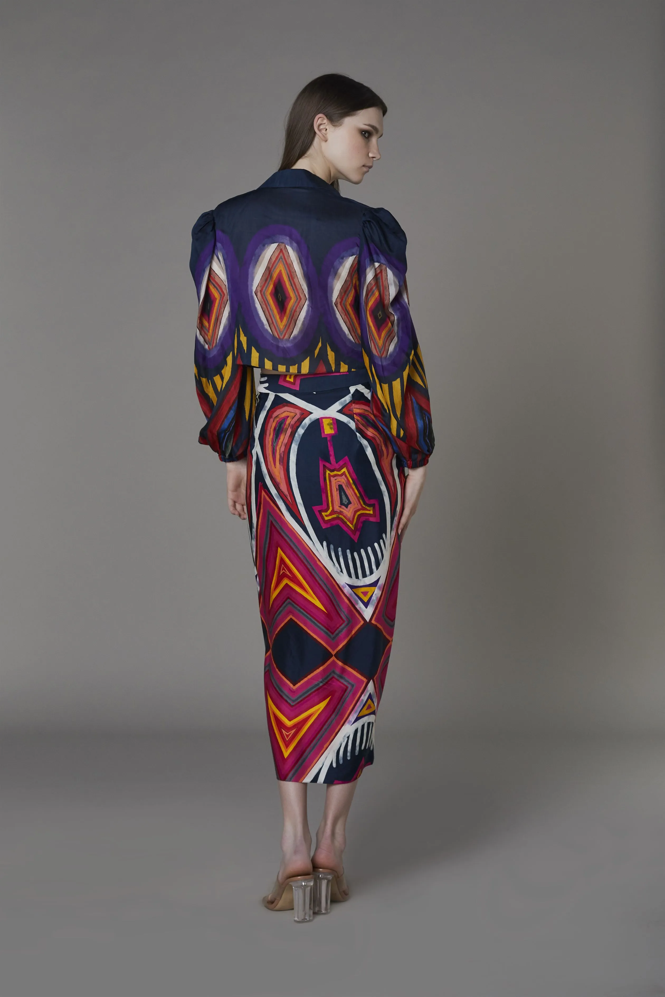 Saaksha & KinniÂ    I   Afghani circle knot shirtAfghani heart pinched skirt Blouse - Cotton SilkSkirt - Satin / Cotton Silk Blouse - Olive BlackTrousers - Purple   SS22106  SS22107
