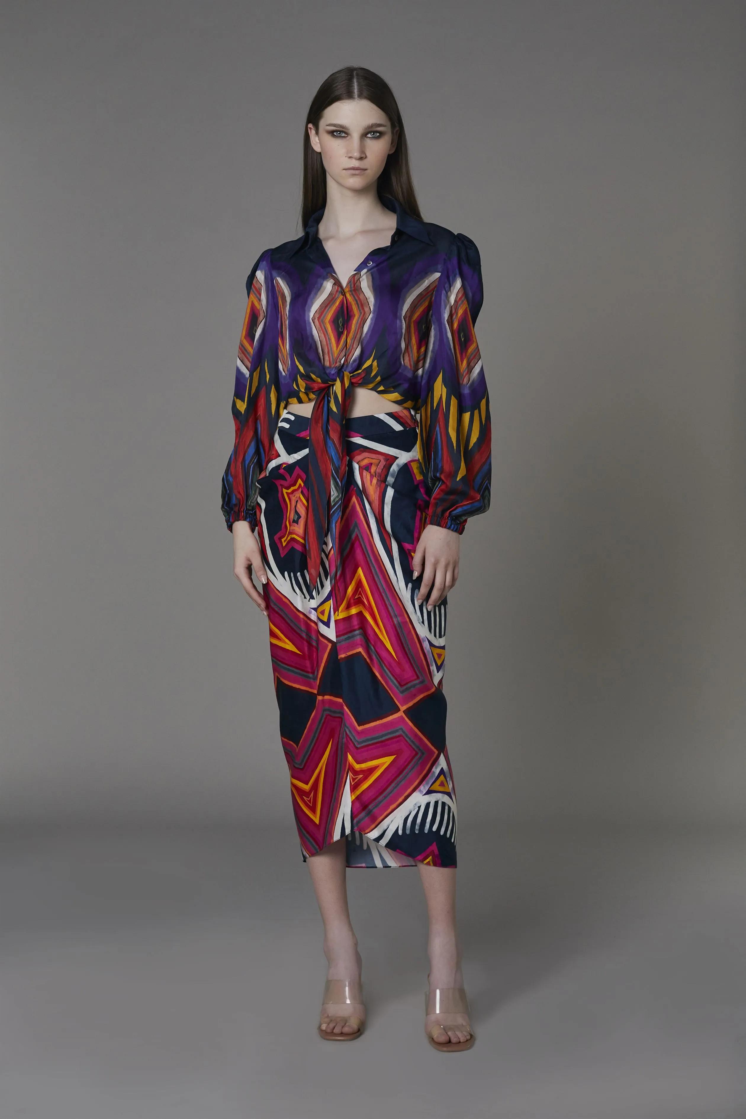 Saaksha & KinniÂ    I   Afghani circle knot shirtAfghani heart pinched skirt Blouse - Cotton SilkSkirt - Satin / Cotton Silk Blouse - Olive BlackTrousers - Purple   SS22106  SS22107
