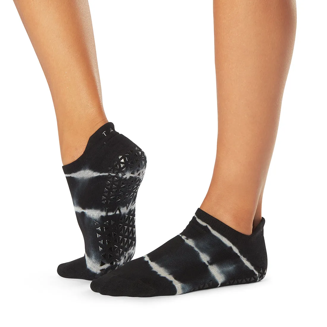 Savvy Wave Stripe Grip Socks (Pilates / Barre)
