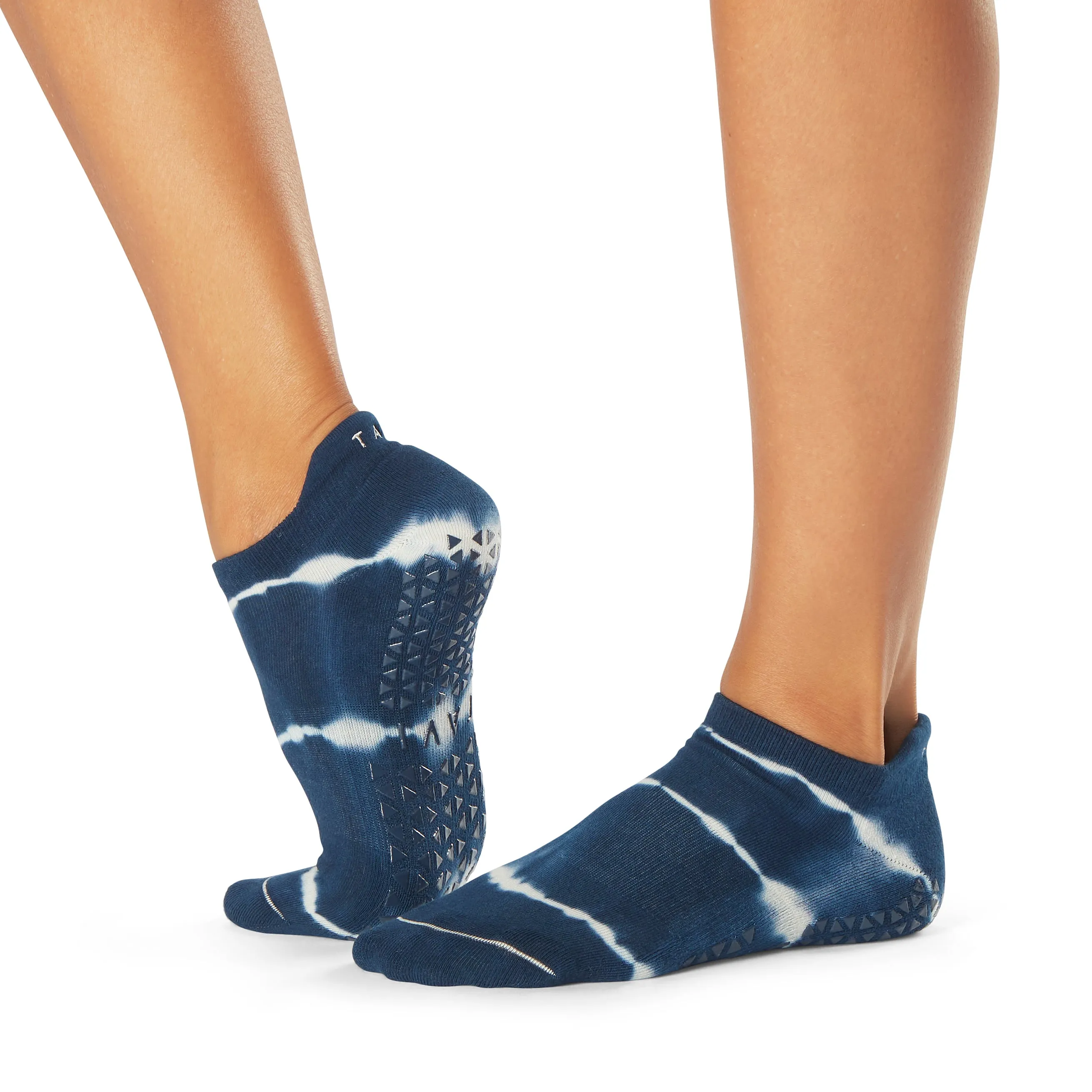 Savvy Wave Stripe Grip Socks (Pilates / Barre)