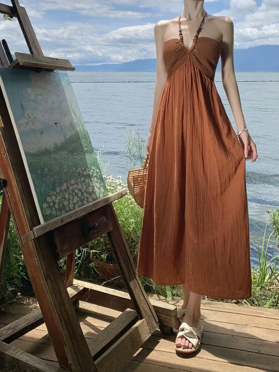 Seaside Halterneck Dress: Elegant Vacation Style