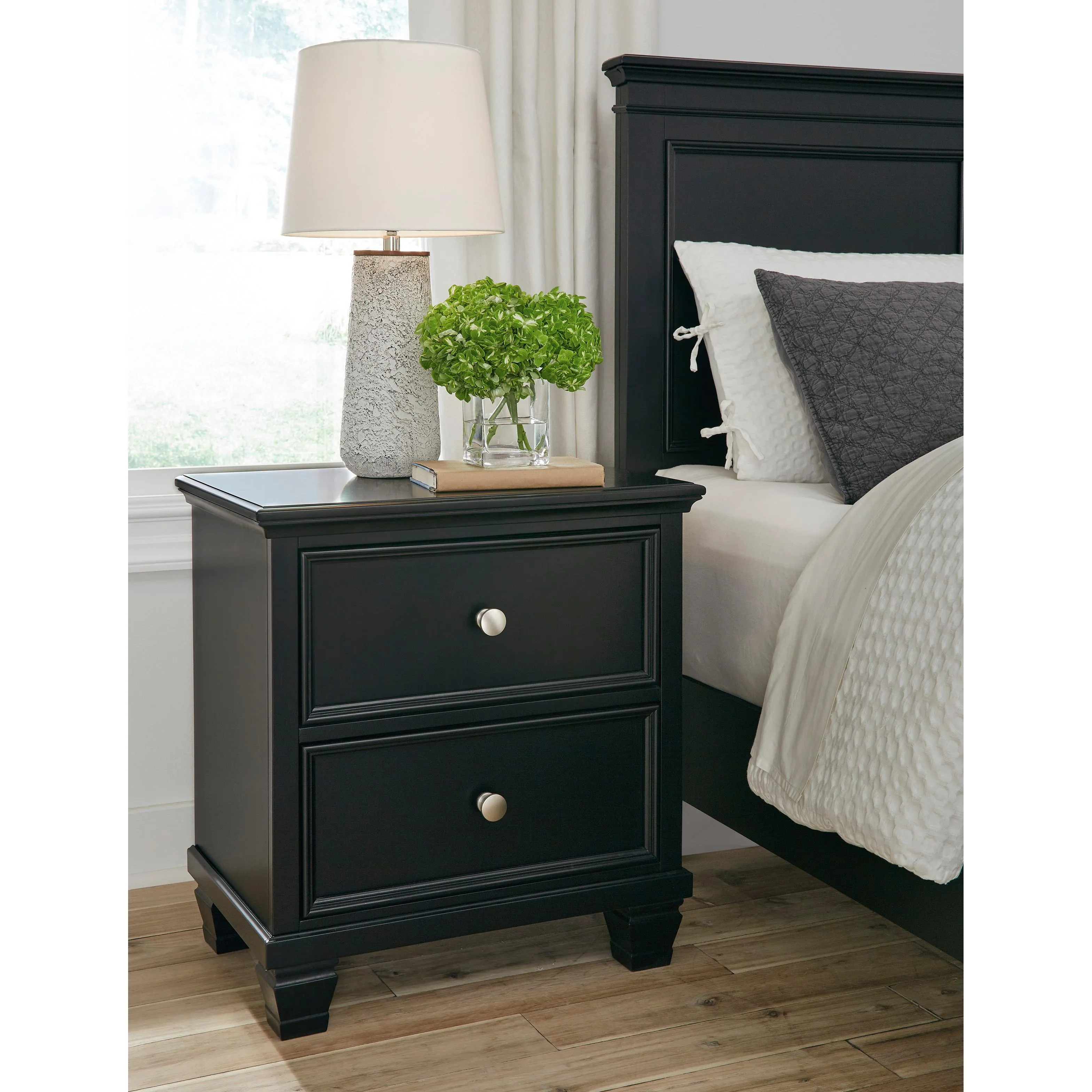 Signature Design by Ashley Lanolee 2-Drawer Nightstand B687-92