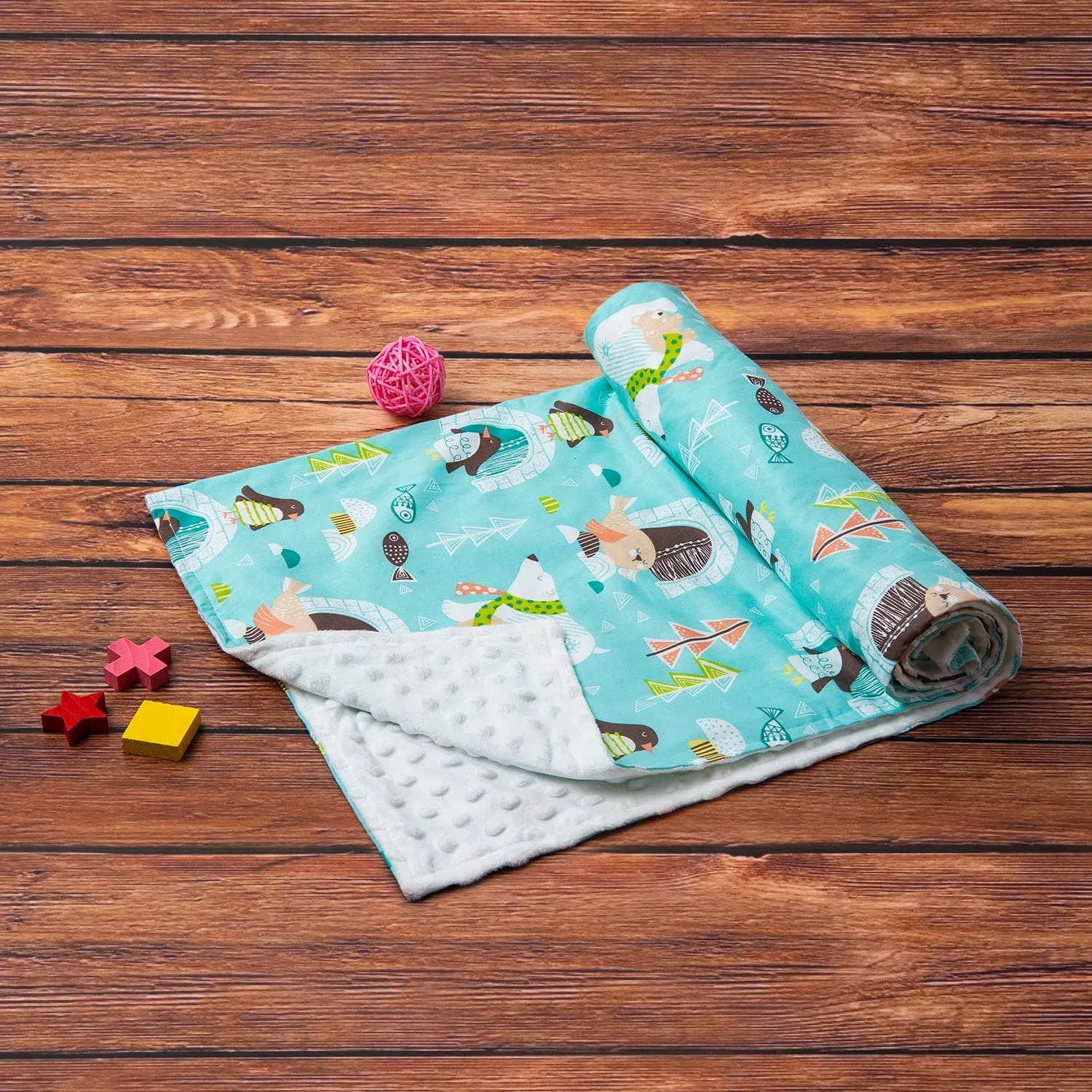 Snowy Penguin Cozy Reversible Bubble Blanket Multicolour