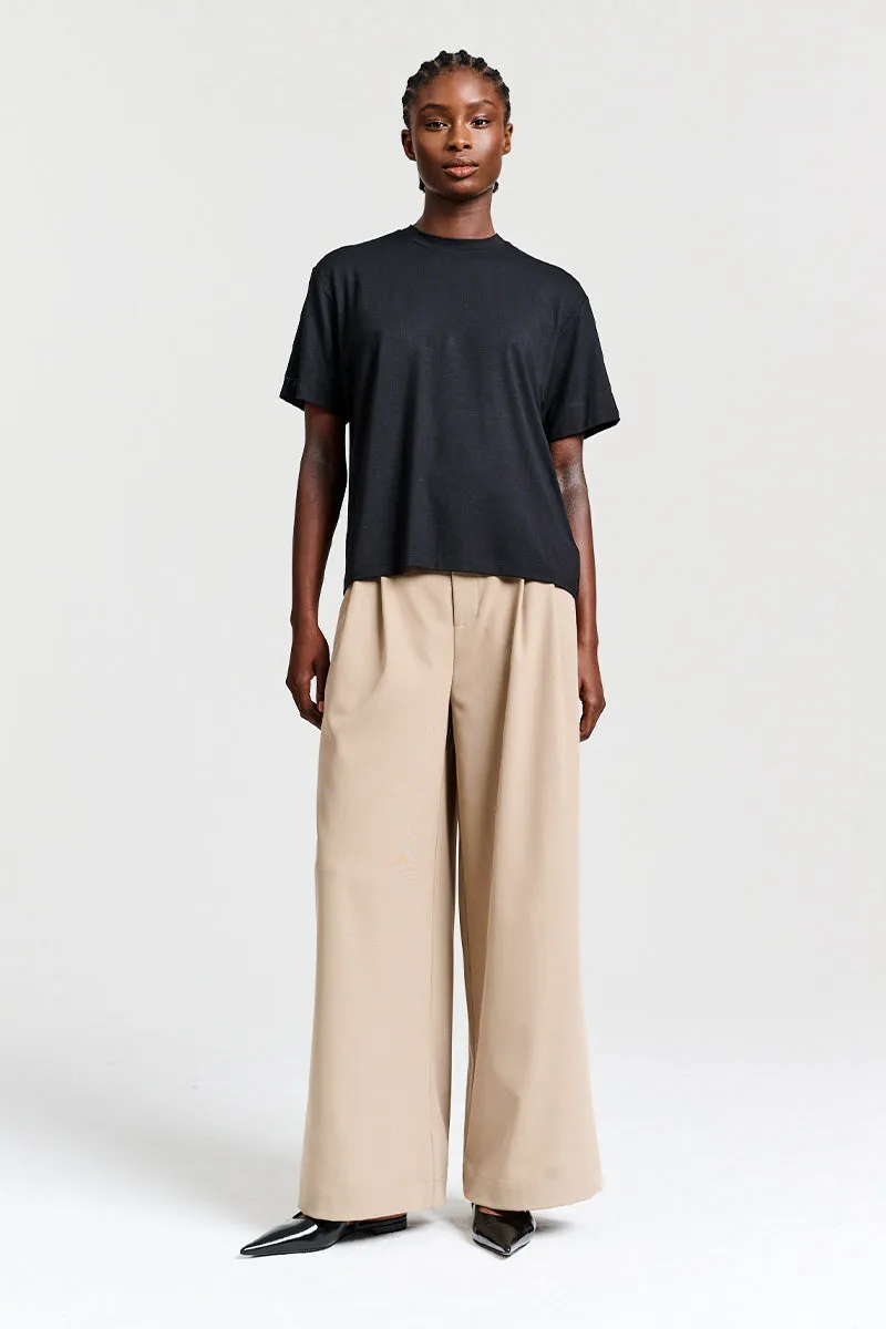 SNUG T-SHIRT
