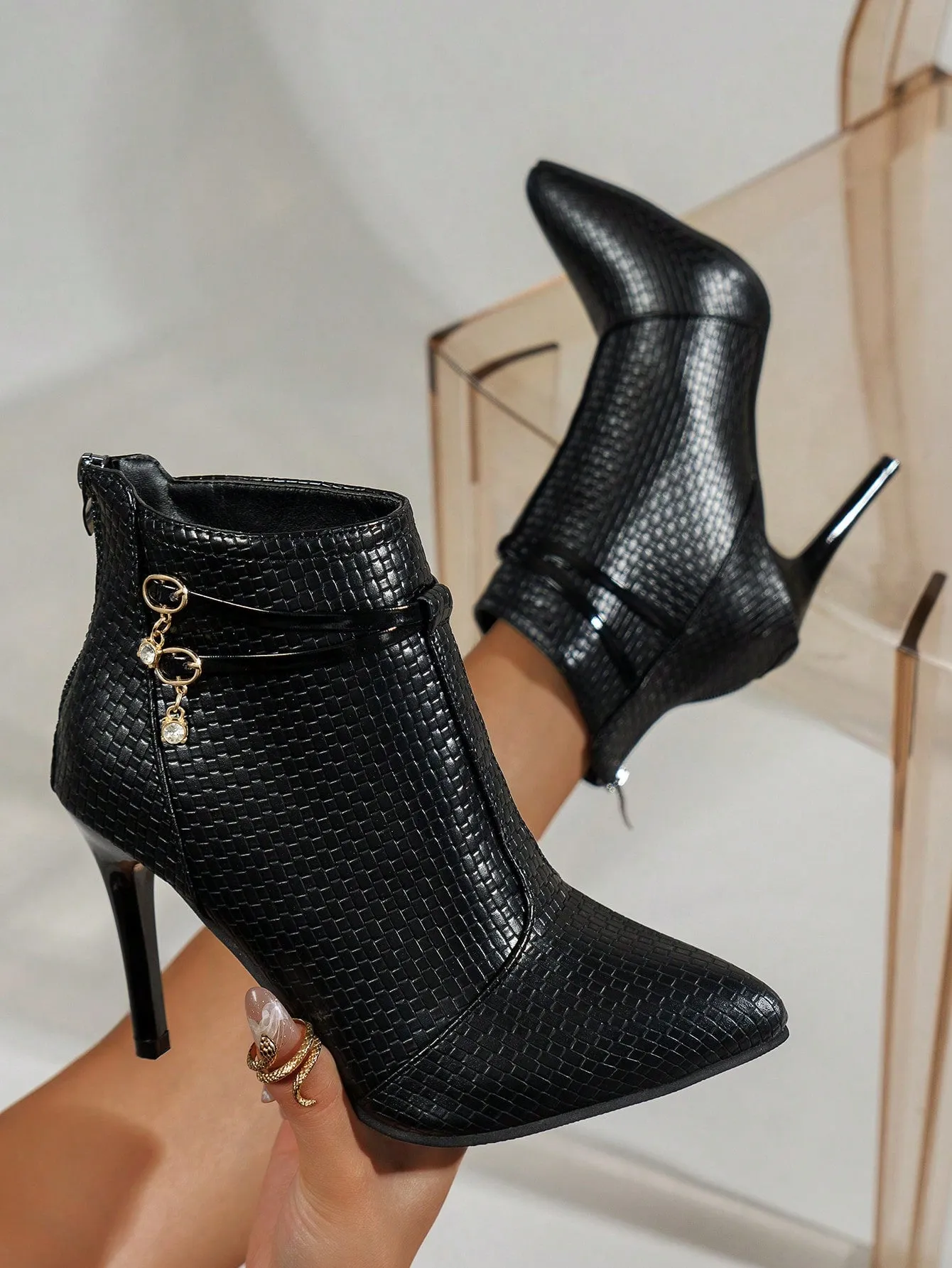 Soft Leather Diamond Buckle Decor, Elegant Women's Short Boots