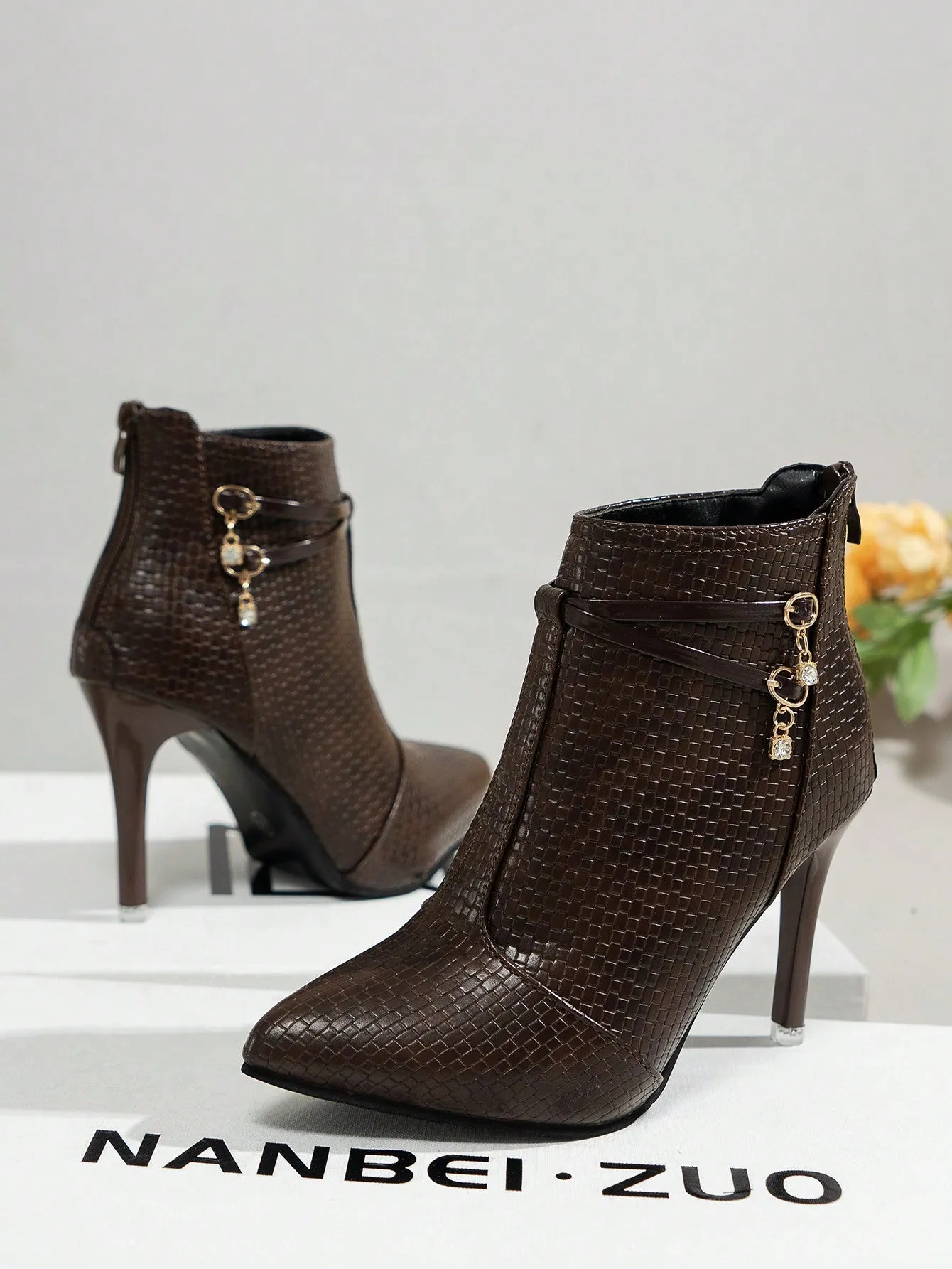 Soft Leather Diamond Buckle Decor, Elegant Women's Short Boots