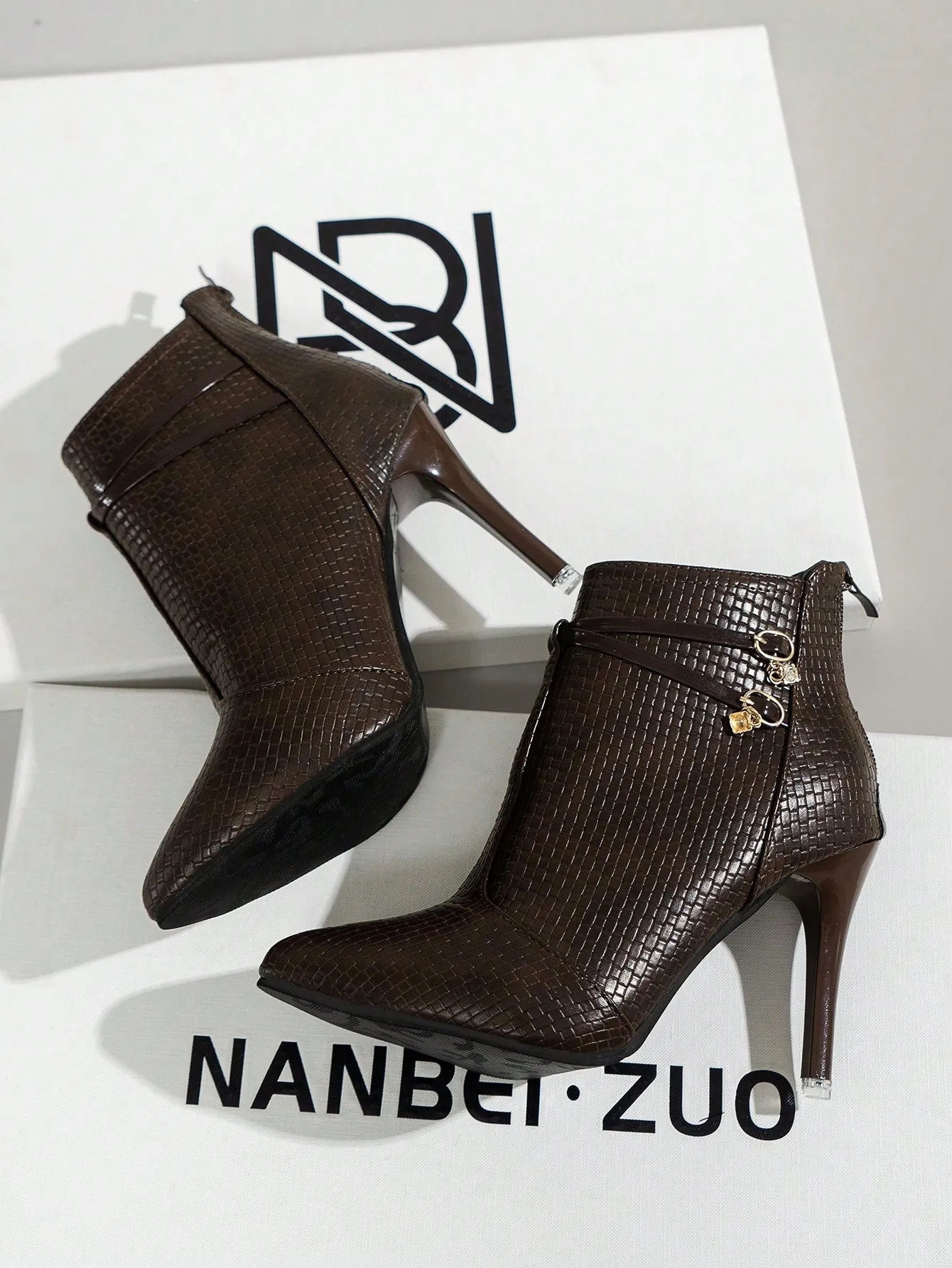 Soft Leather Diamond Buckle Decor, Elegant Women's Short Boots