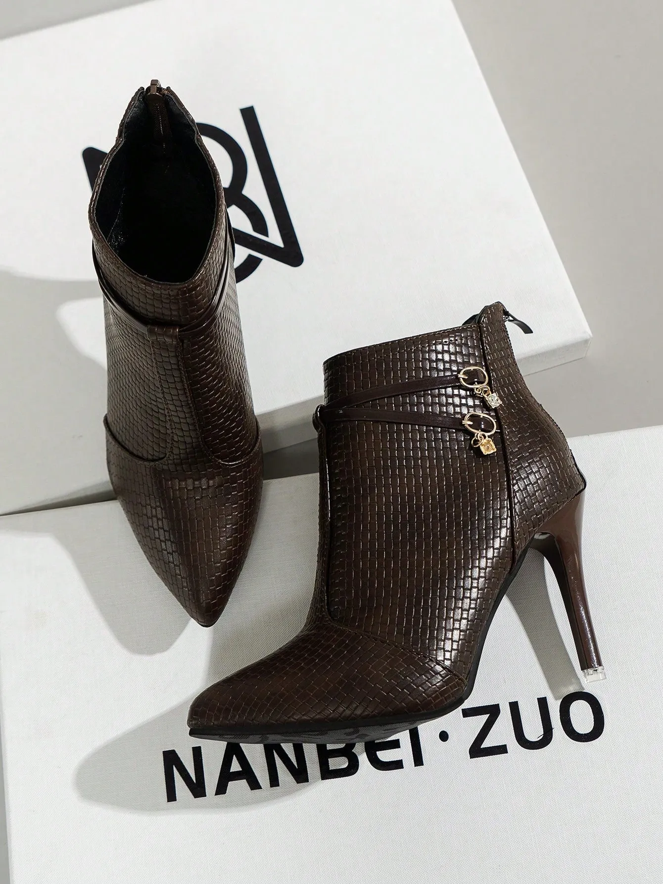 Soft Leather Diamond Buckle Decor, Elegant Women's Short Boots