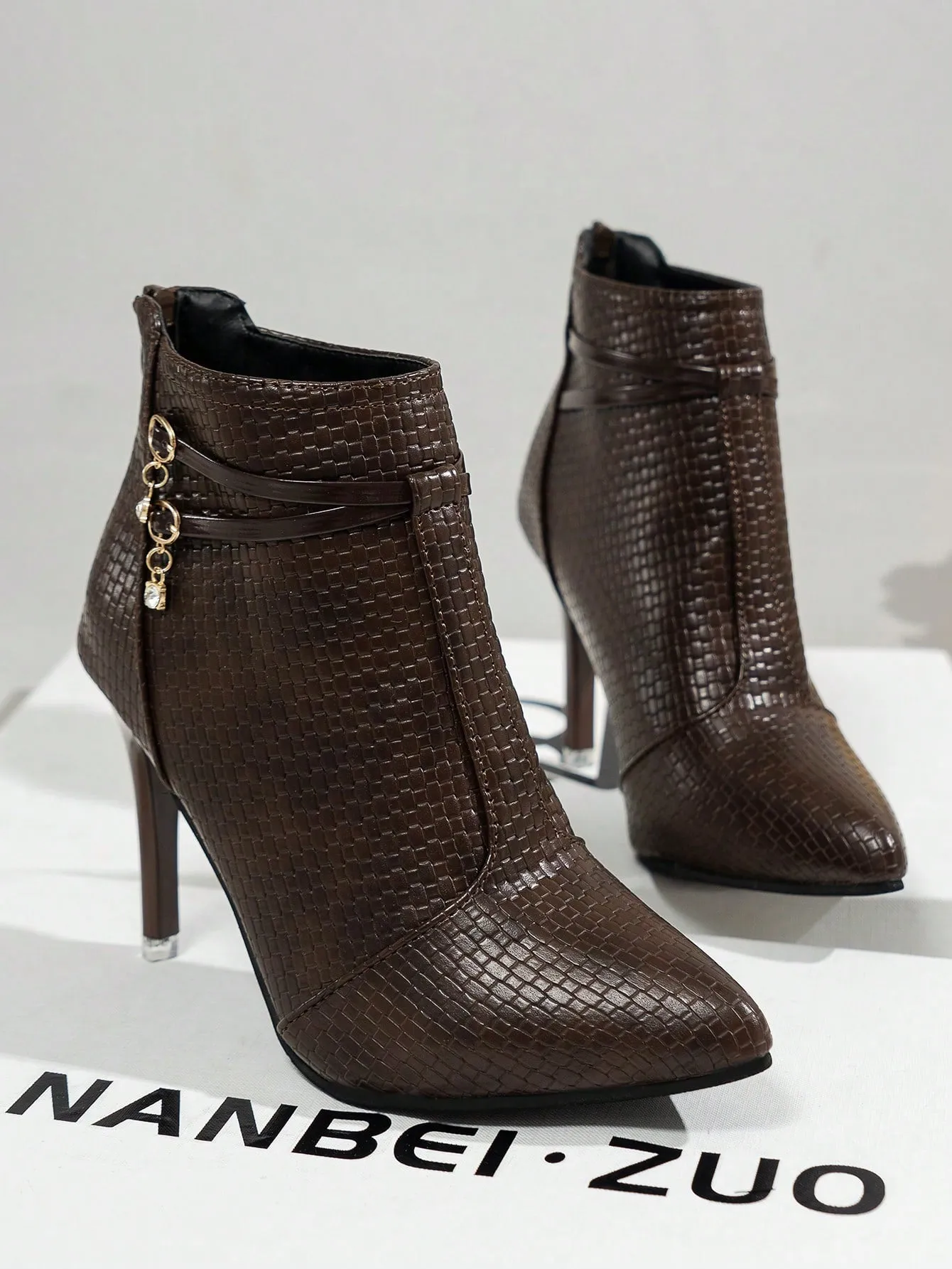 Soft Leather Diamond Buckle Decor, Elegant Women's Short Boots