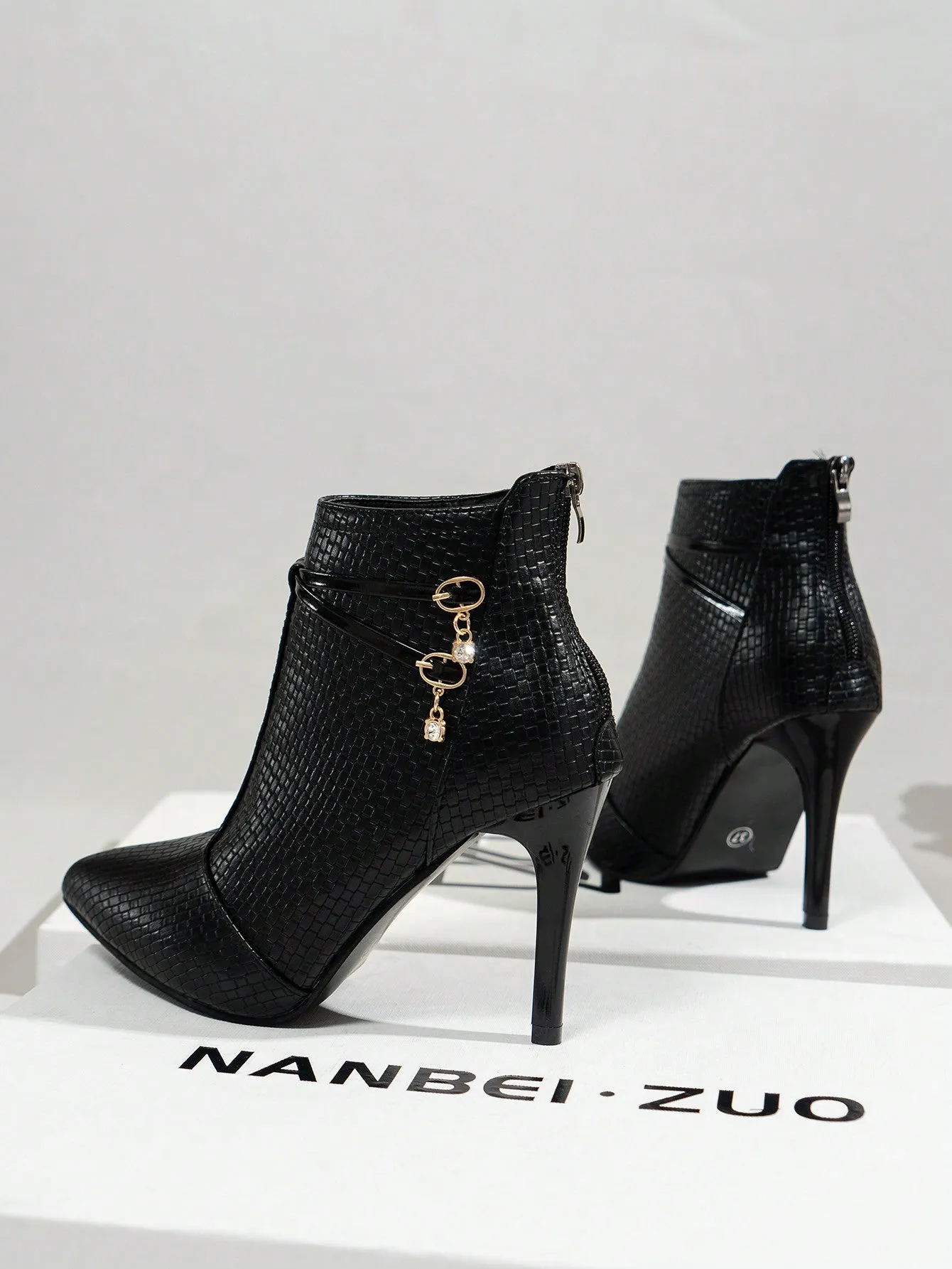 Soft Leather Diamond Buckle Decor, Elegant Women's Short Boots