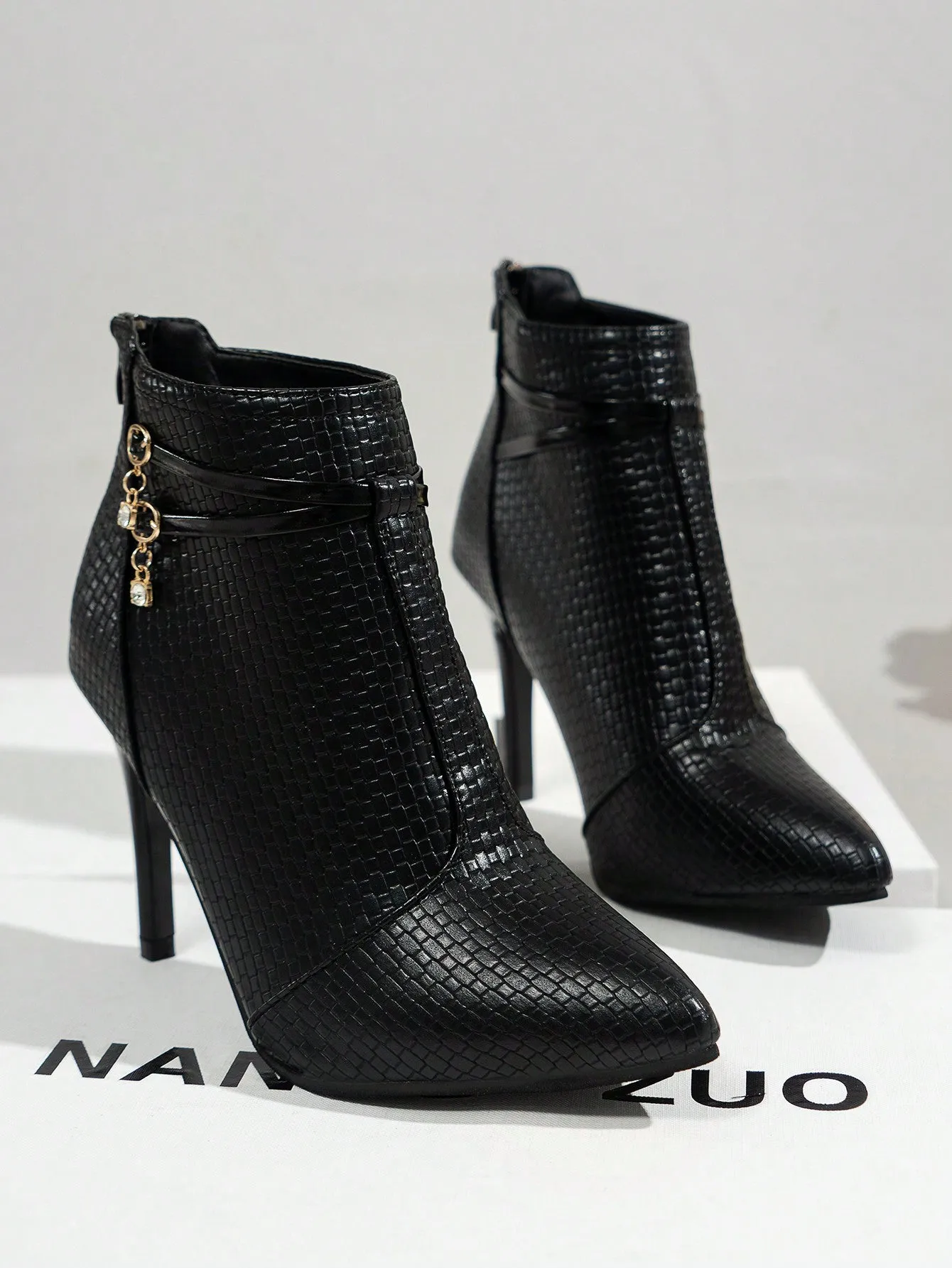 Soft Leather Diamond Buckle Decor, Elegant Women's Short Boots