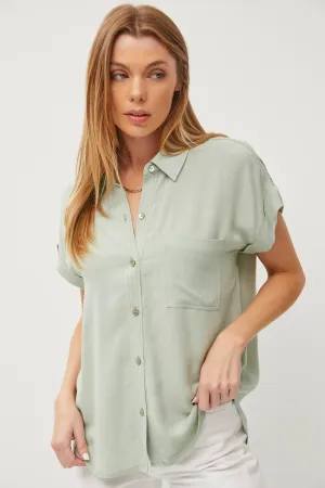 SOLID SHORT SLEEVE BUTTON DOWN SHIRT