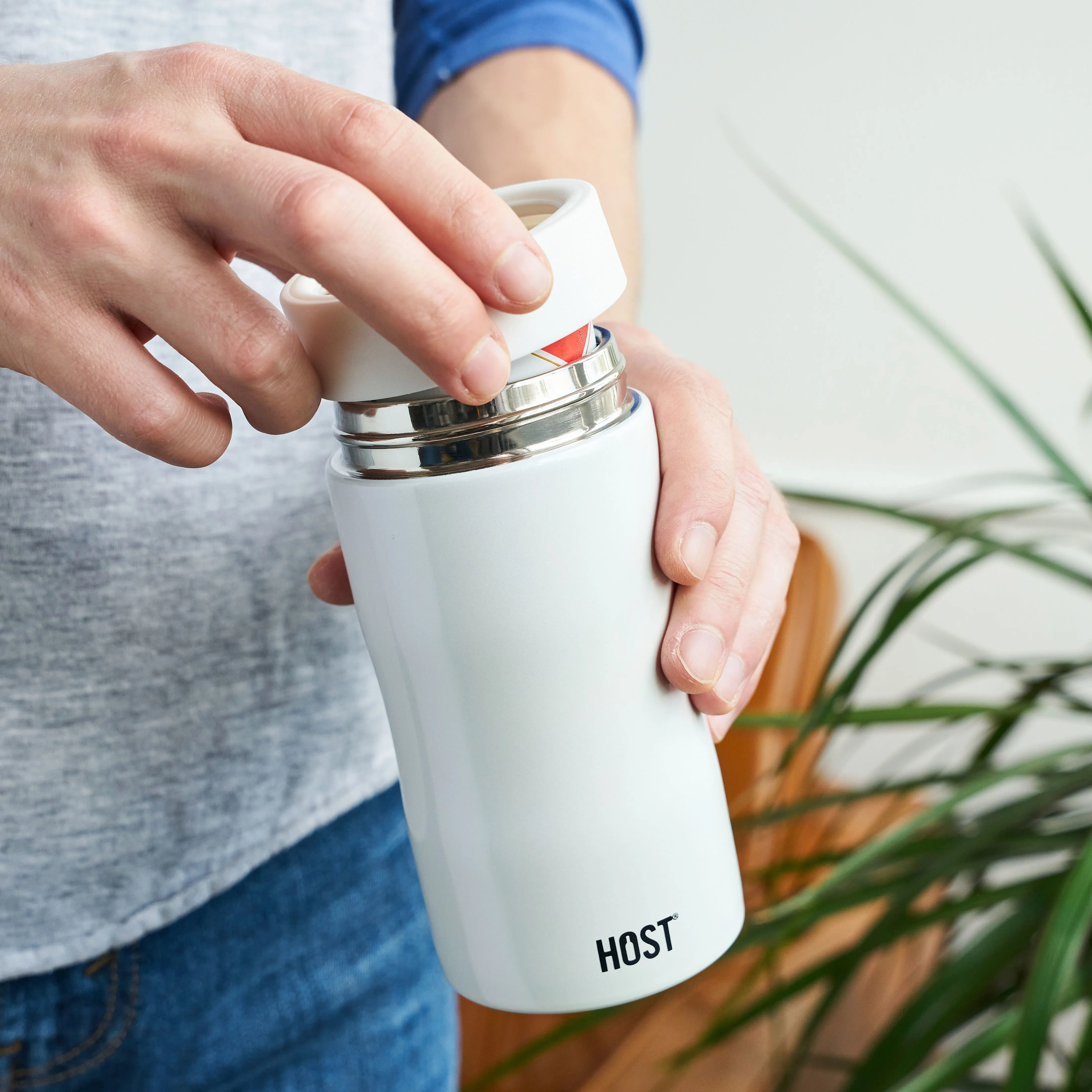 Stay-Chill Slim Can Cooler in Pearl White