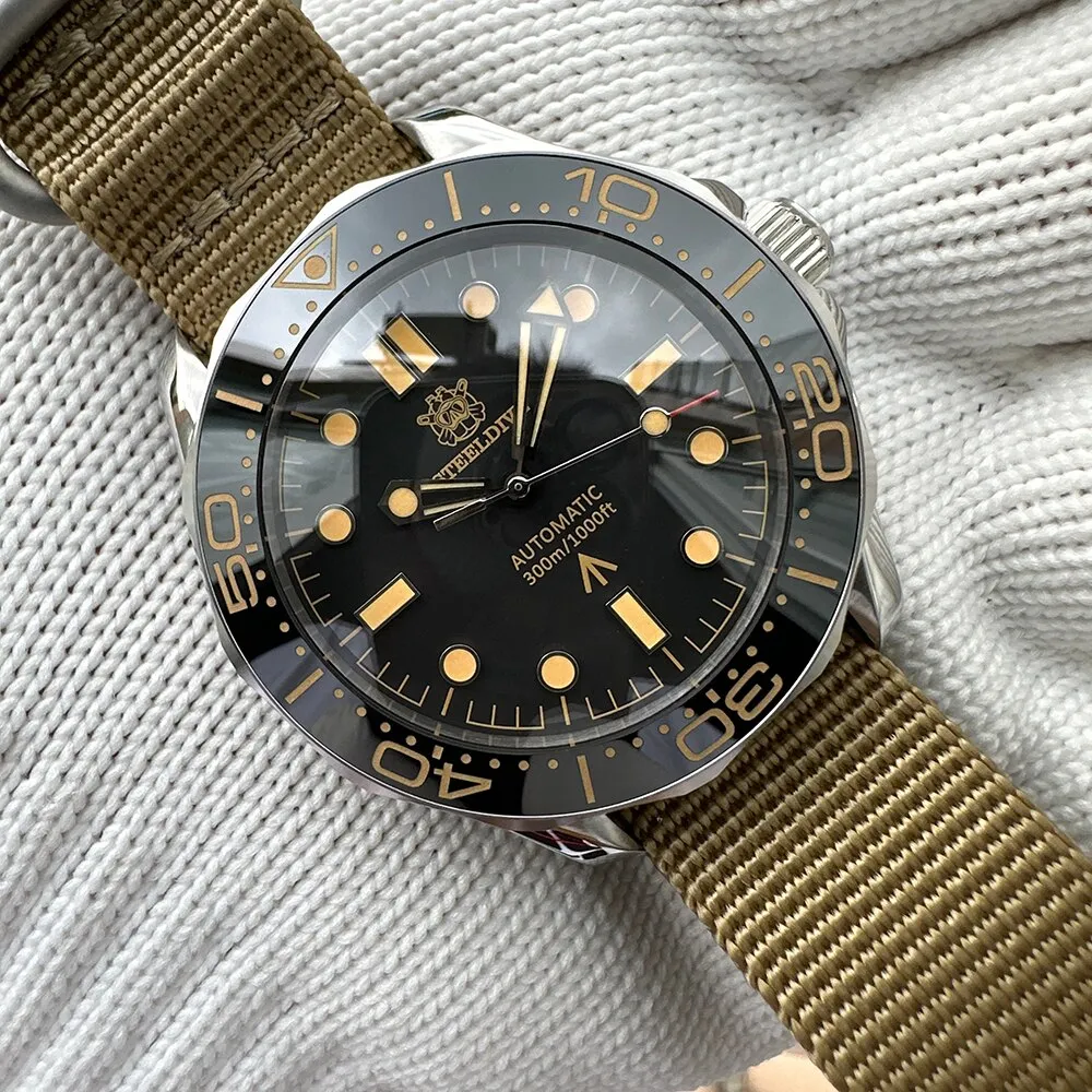 Steeldive SD1957 Vintage Sea Ghost Watch
