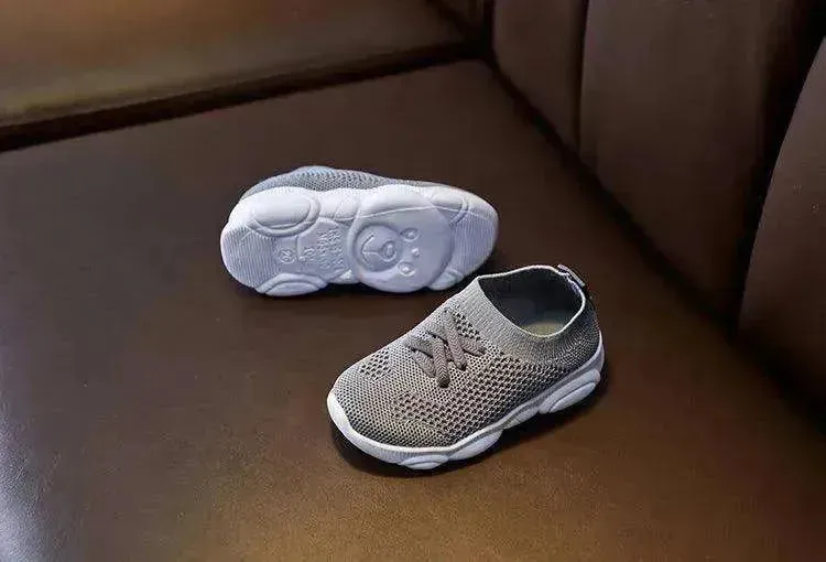 Stylish non slip children shoes