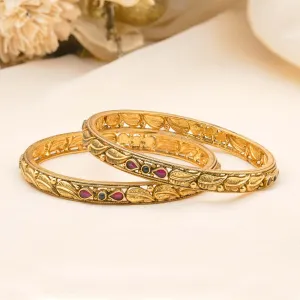 Traditional sleek bangles