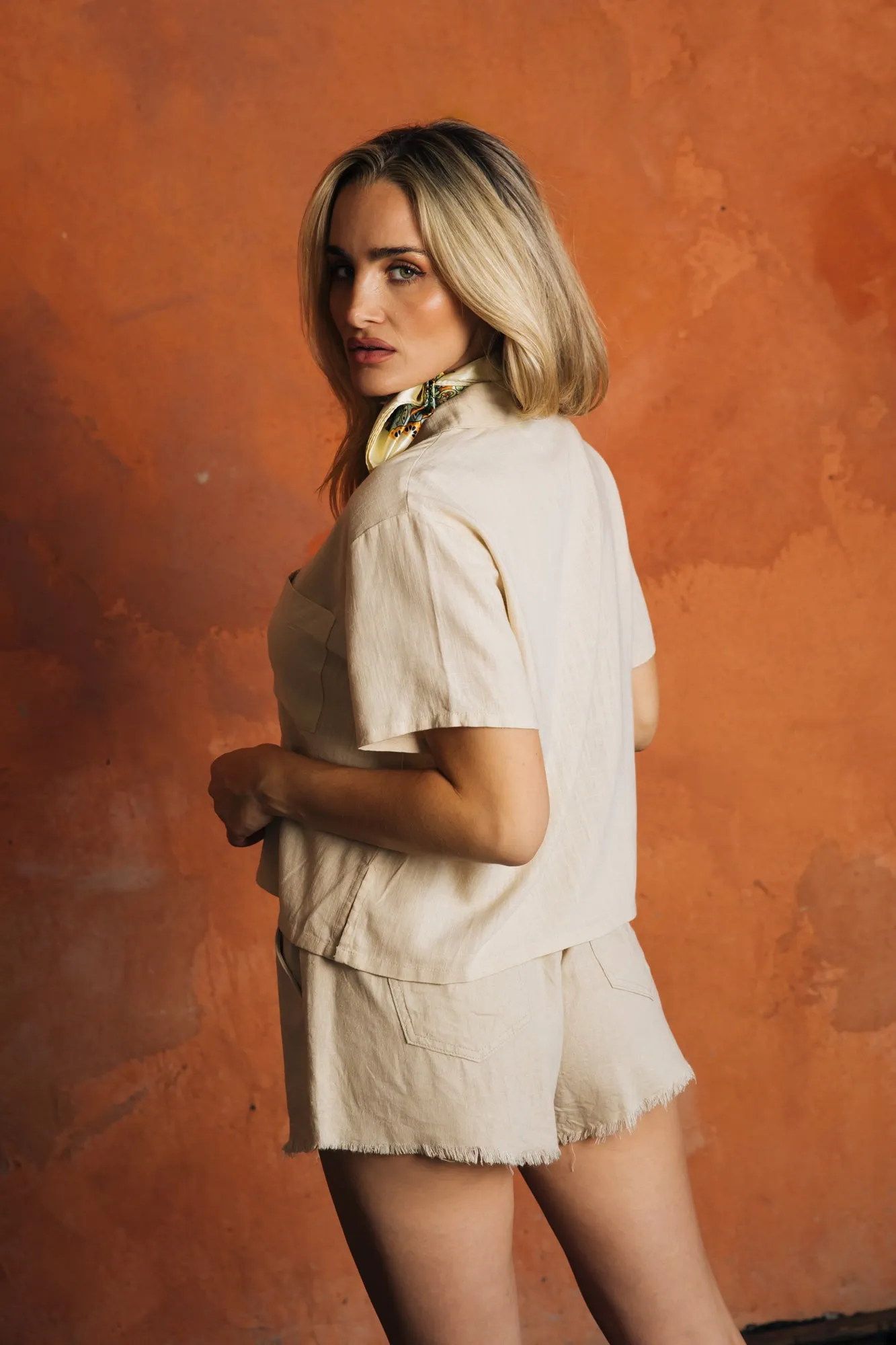 VACAY LINEN BUTTON UP SHIRT - SAND