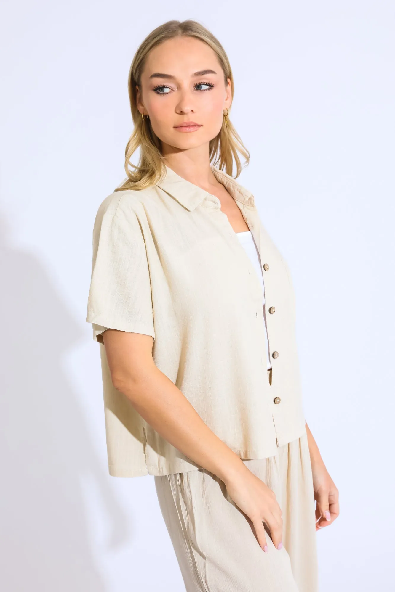 VACAY LINEN BUTTON UP SHIRT - SAND