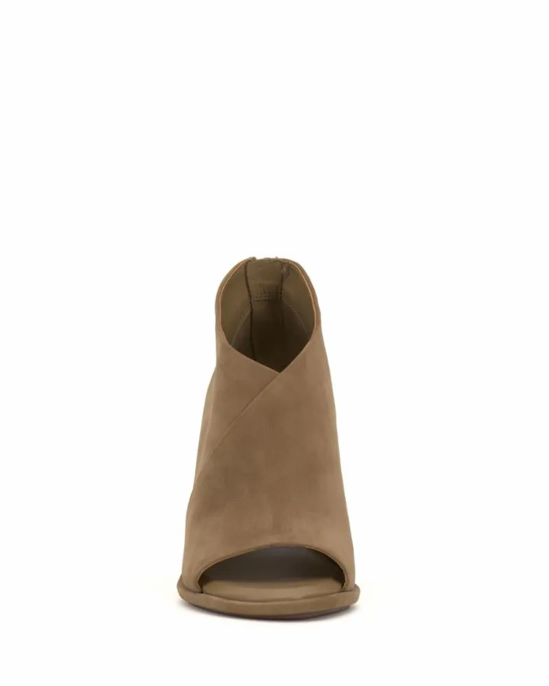 Vince Camuto Women's Frisnell Brown M