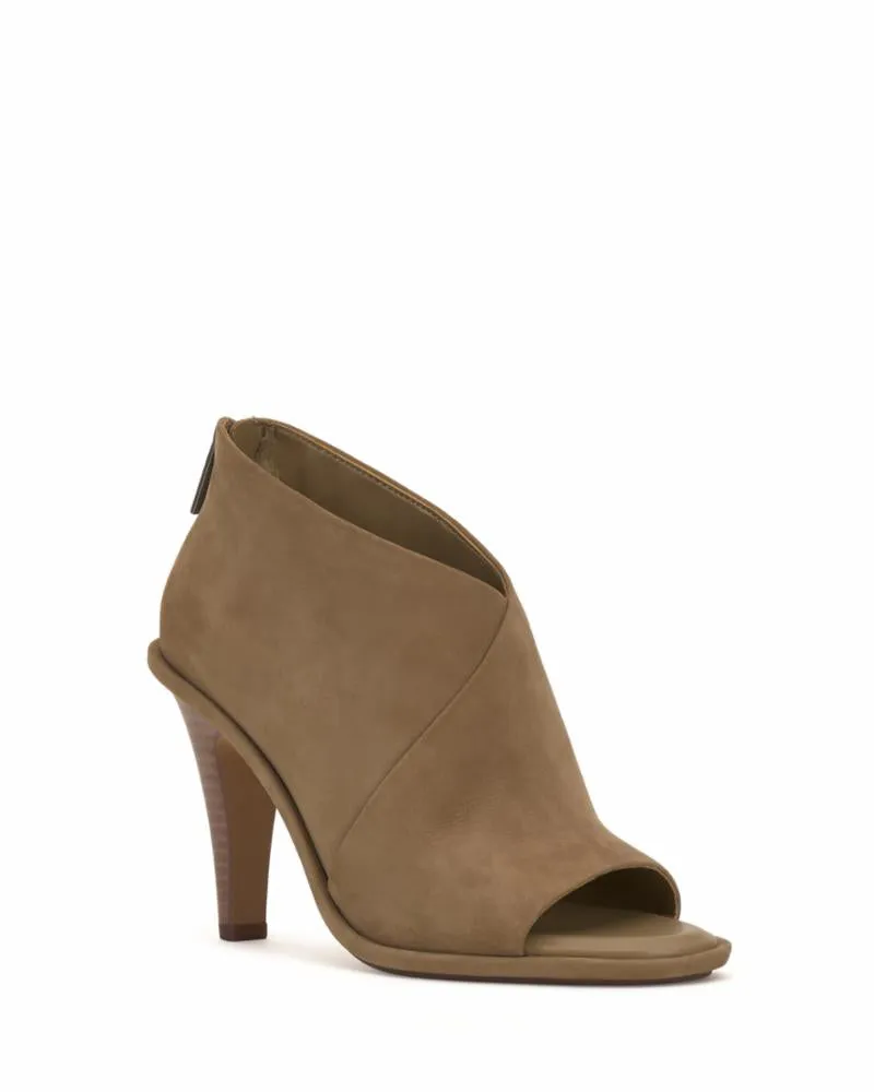 Vince Camuto Women's Frisnell Brown M