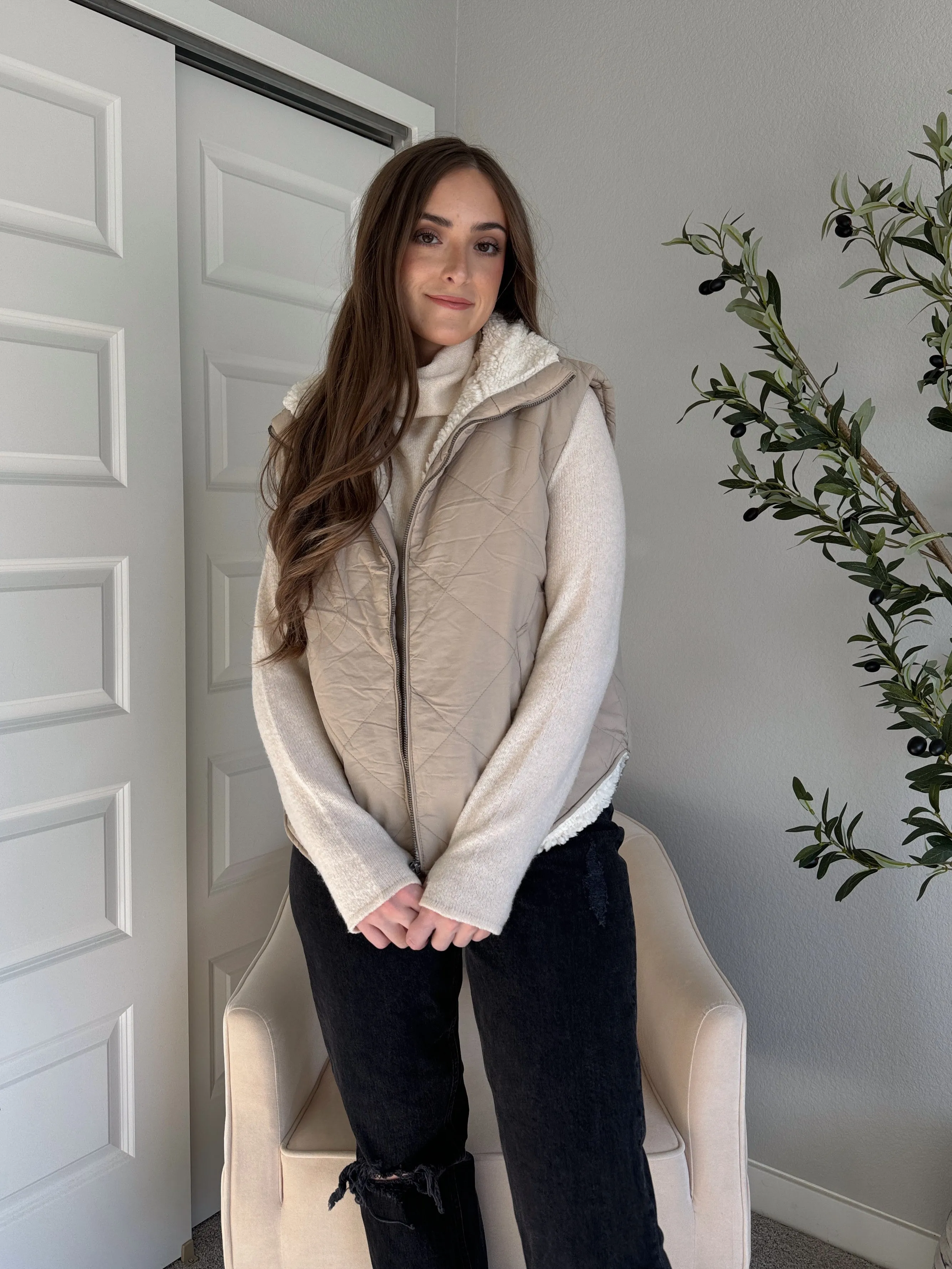 Wilder Quilted Zip Up Fleece Lined Puffer Vest (Khaki)