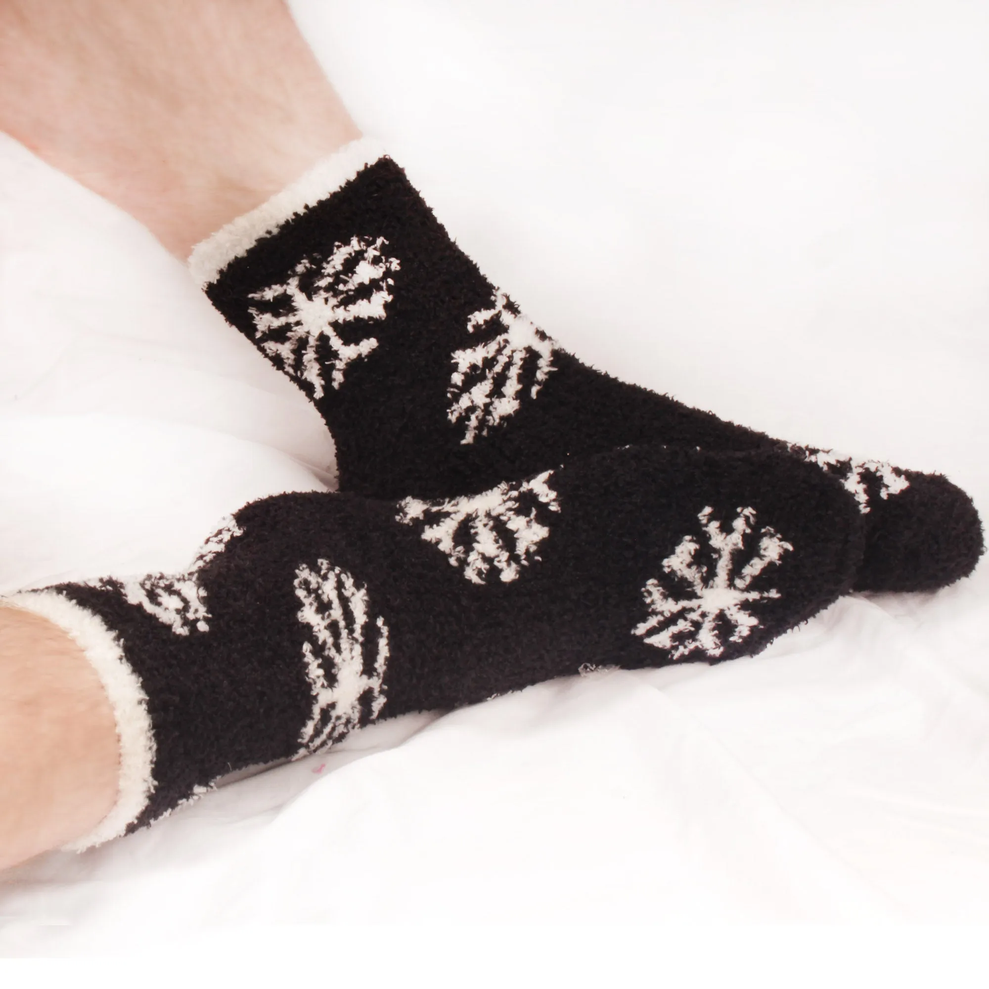 Women's M/L/XL Super Soft Warm Cozy Fuzzy Snowflake Home Socks - 4 Pair