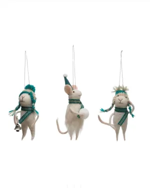 WOOL FELT ORNAMENT WITH WINTER HATS