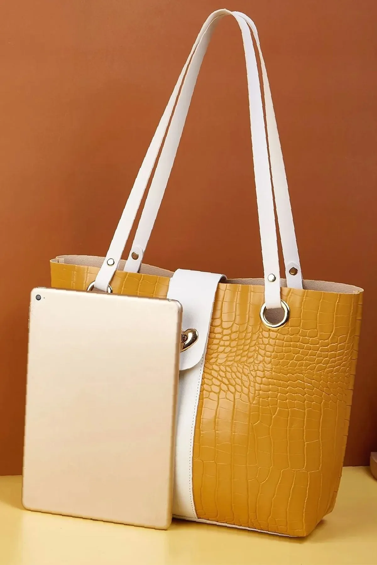 Yellow Heart & Stripe Bag - A23 - WHB0066