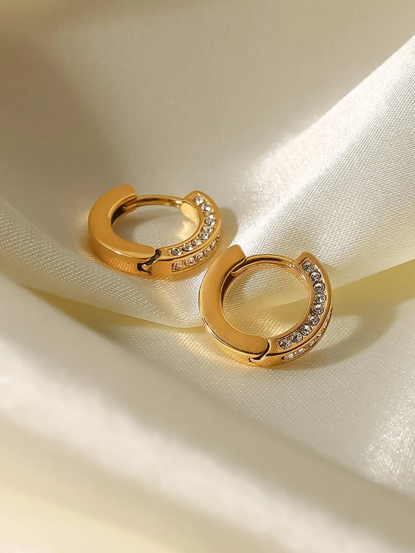 Zirconia Huggie Hoop Earring